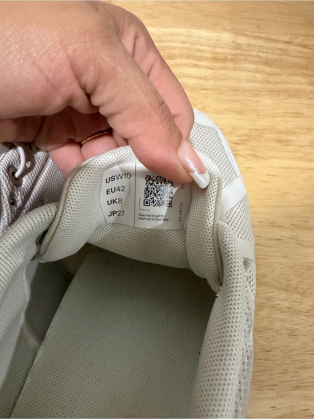 On Cloud Running Shoes in Light Gray/White size 10 - Picture 5 of 5